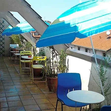 Star Hostal *