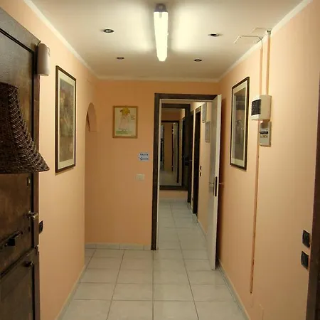 Star Hostal *